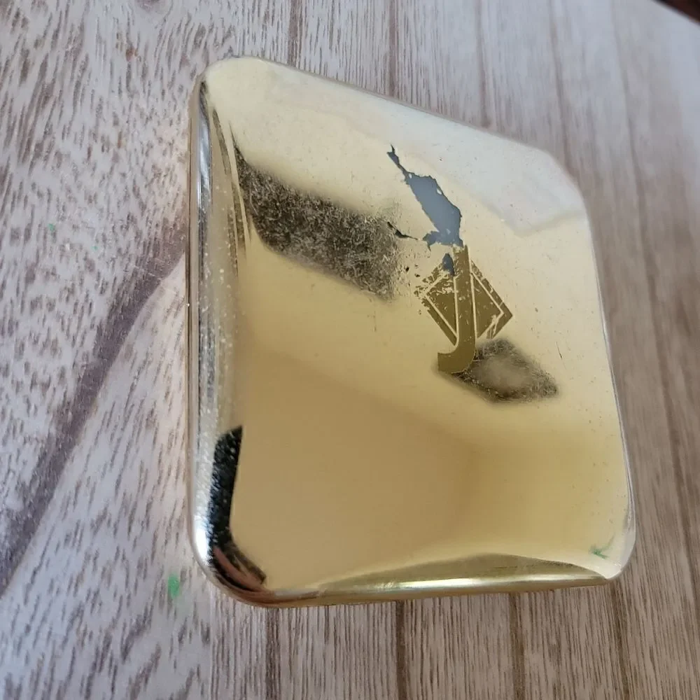 J cosmetic powder case with mirror golden glam handheld square decor compact